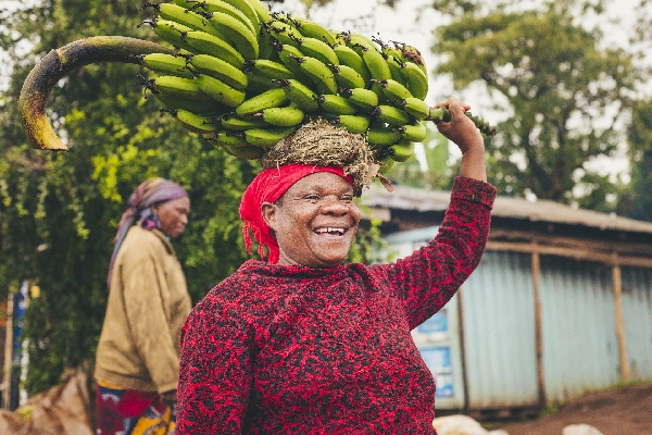 bananas-being-carried